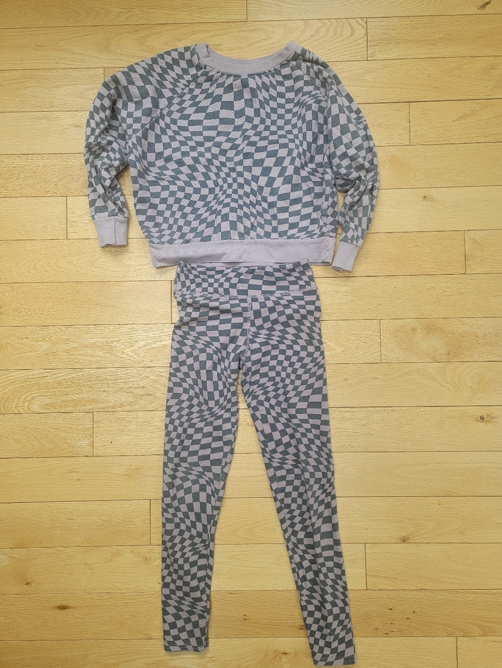 Girls' Tiny Whales Matching Checkered Sweatshirt & Leggings (Size 8Y)